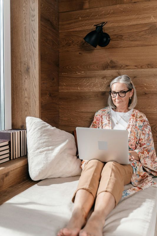 Что меняет возраст: как взгляды мужчин и женщин на близость расходятся после 60