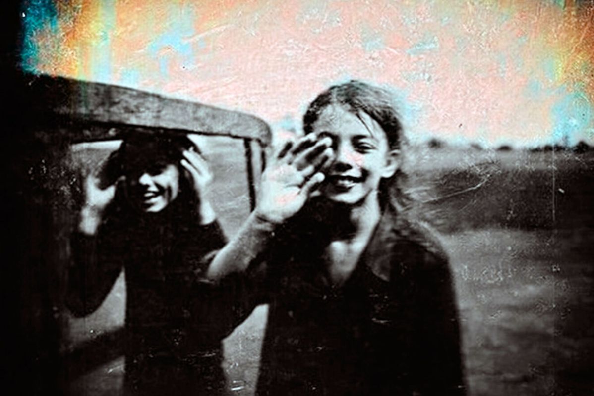 Поглощение личности: как нарцисс превращает людей в отражения своего «я»