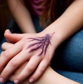 Селфхарм у подростков: как понять и помочь