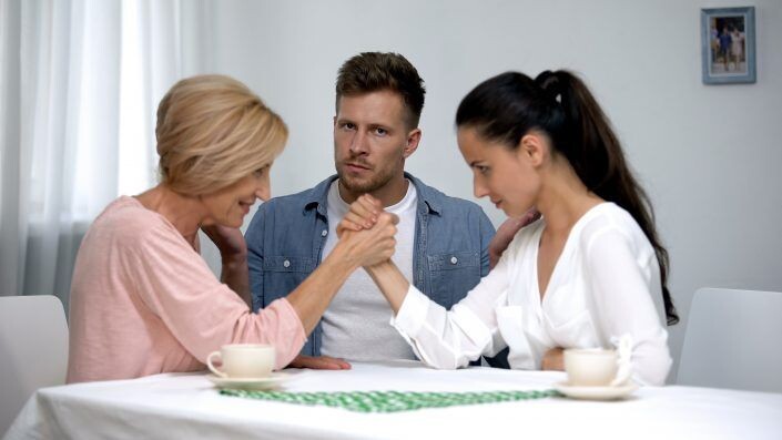 Отношения свекрови и невестки: как не повторить старых ошибок