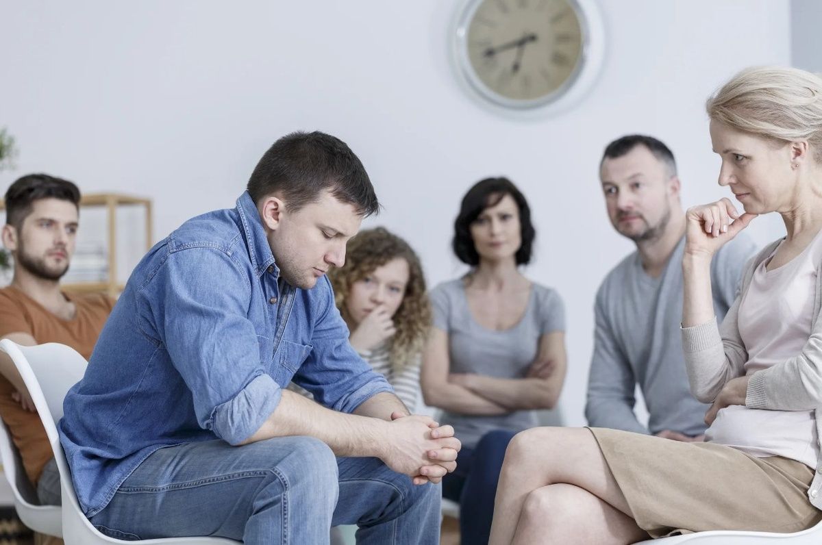 Как семья формирует созависимость: тайные механизмы и их влияние на отношения