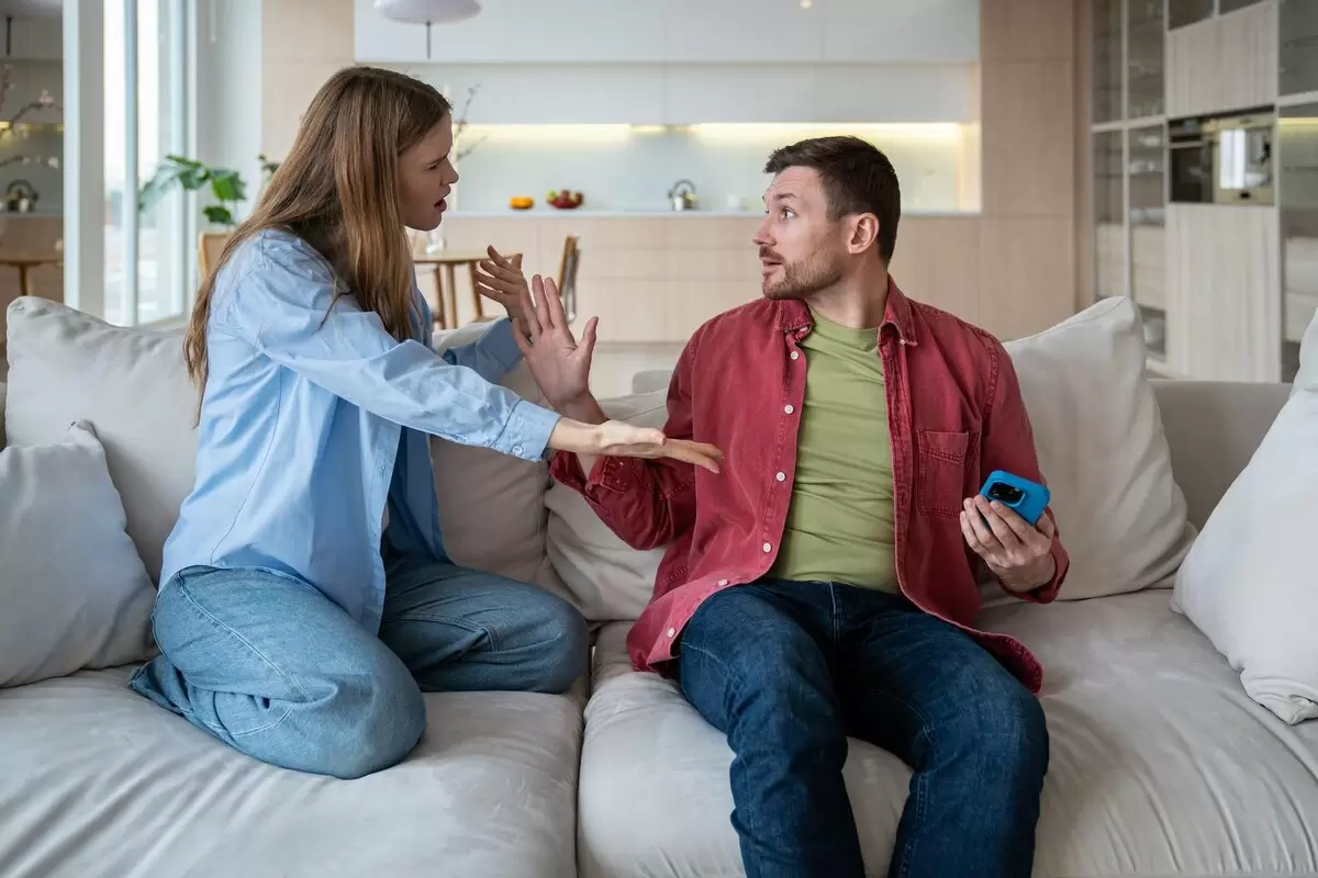 Как распознать избегающие формы общения